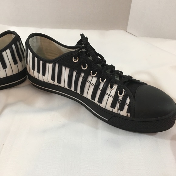 Piano key low top shoes. Like new condition. US10(E41) - Picture 7 of 13